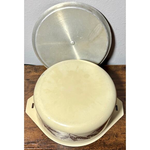 Vintage Multiware 8” Harvest Wheat Enamel Coated Aluminum Casserole Dish - Picture 9 of 12
